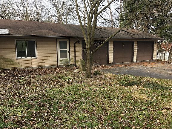 3 car attached garagae