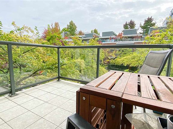 2nd image of 1428 W 6th Ave #310