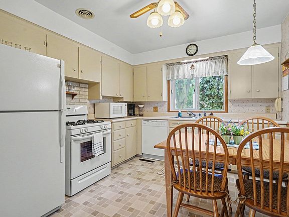 5th image of 234 Randall Rd