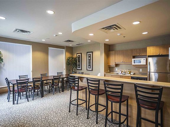 3rd image of 185 Oneida Cres #812