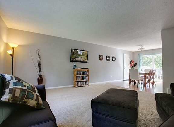 4th image of 13205 Manor Blvd E