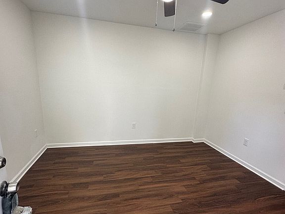 3rd image of 391 4th St #B