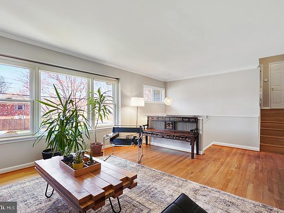 4th image of 7505 Whittier Blvd