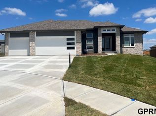 5410 Springview Cir, Bellevue, NE 68133