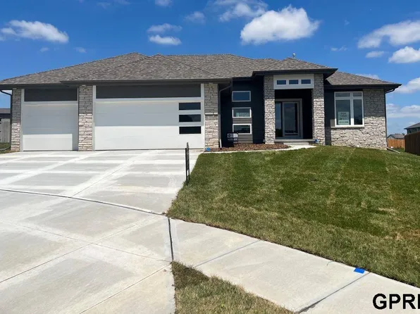 5410 Springview Cir, Bellevue, NE 68133