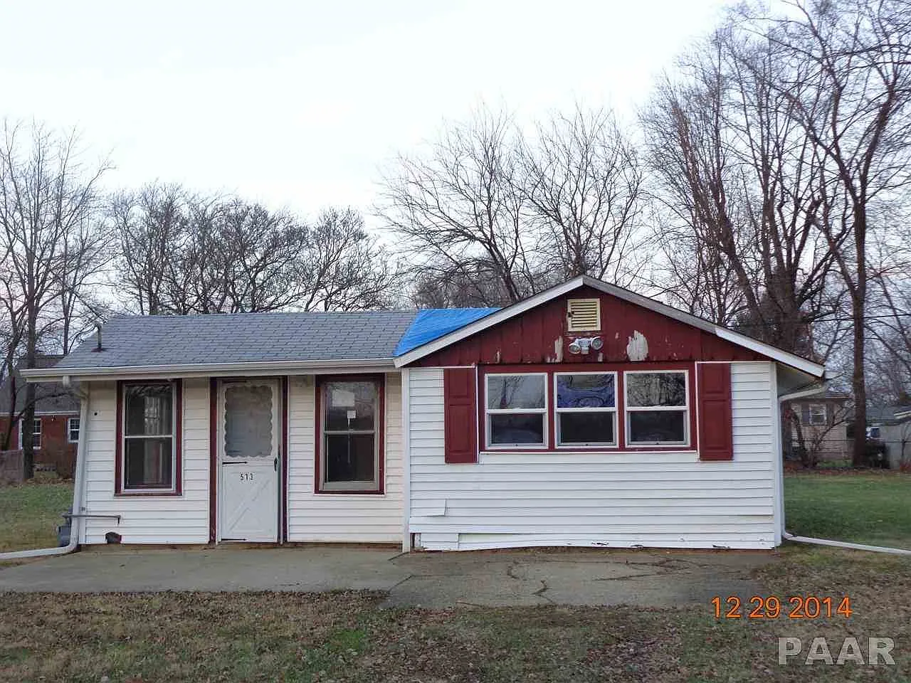 573 Groveland St photo 1