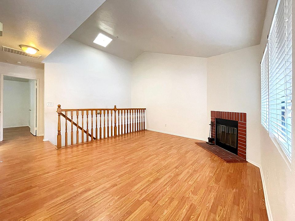 1st image of 1255 N Los Robles Ave APT 13