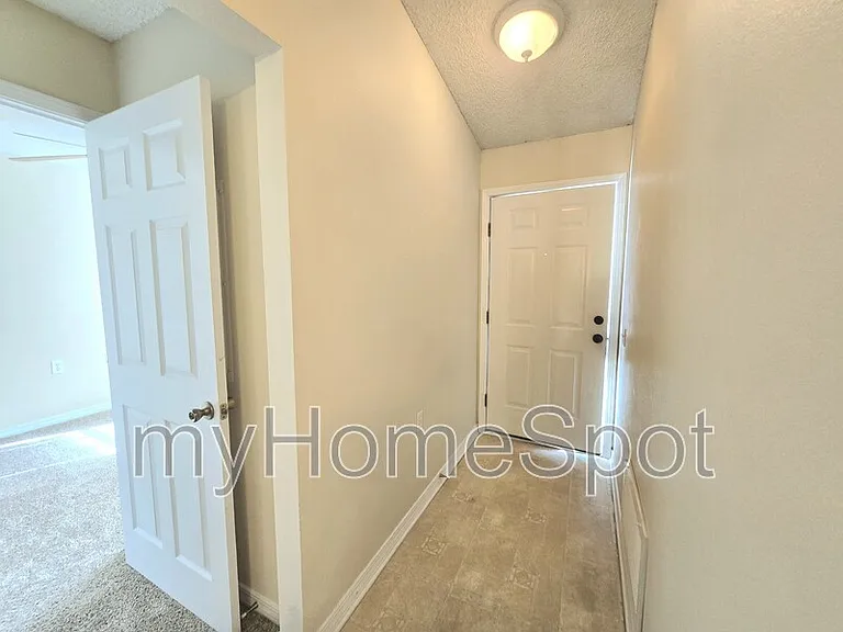 9580 Cobblebrook Dr — Photo 8