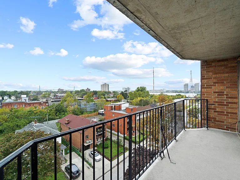 360 Caron Ave — Photo 21