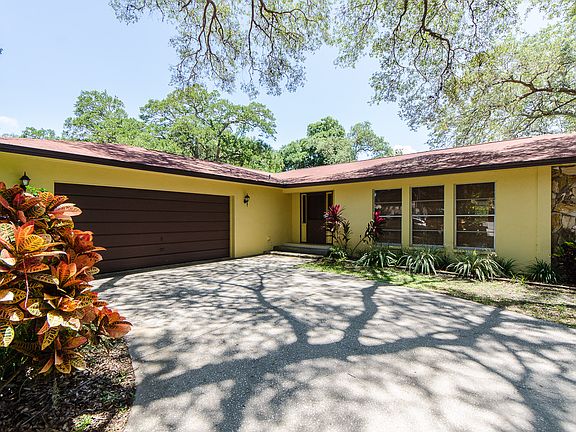 2nd image of 4955 Woodland Dr