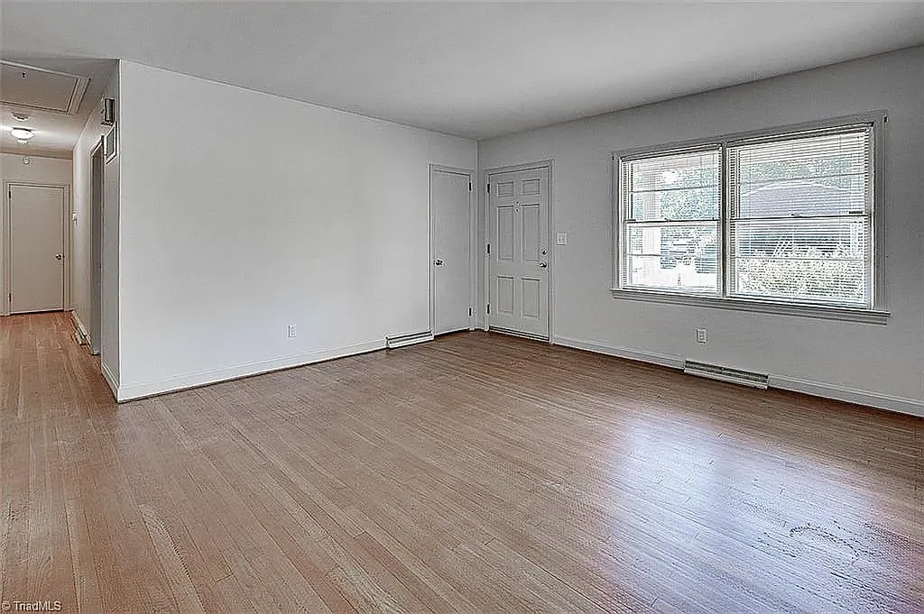 223 Rich Ave — Photo 3