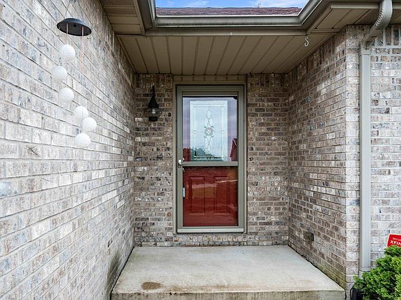 4th image of 8301 W Ashford Ln
