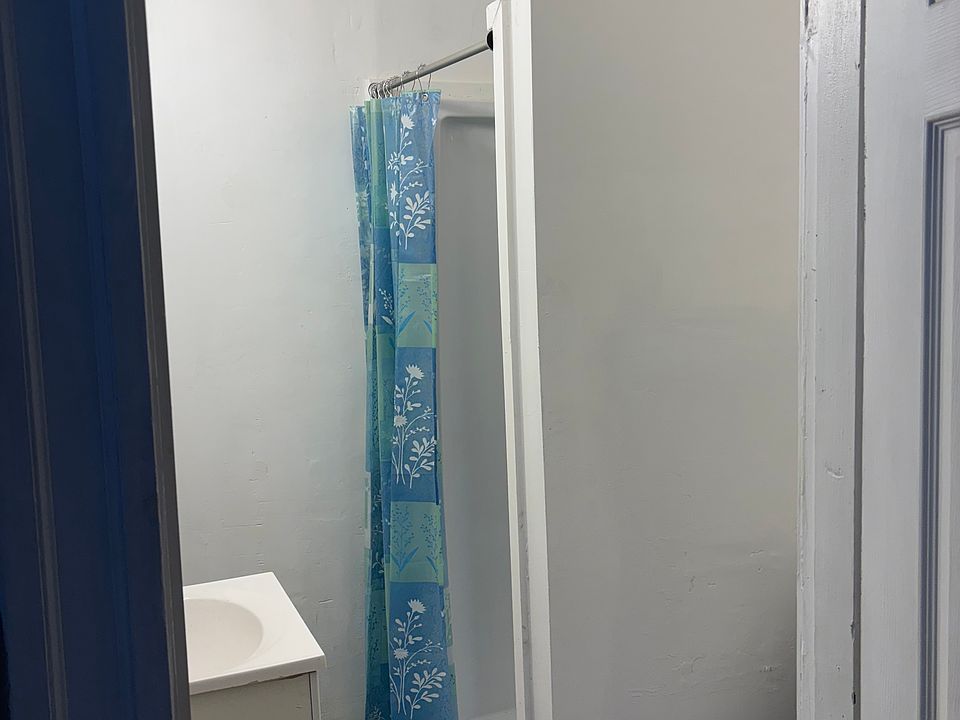 1st image of 3844 Lee Ave