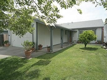Nice curb appeal!