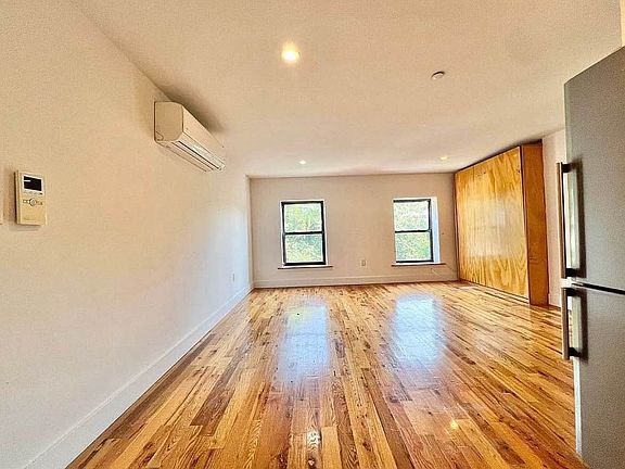 2nd image of 448 Jefferson Ave #4R