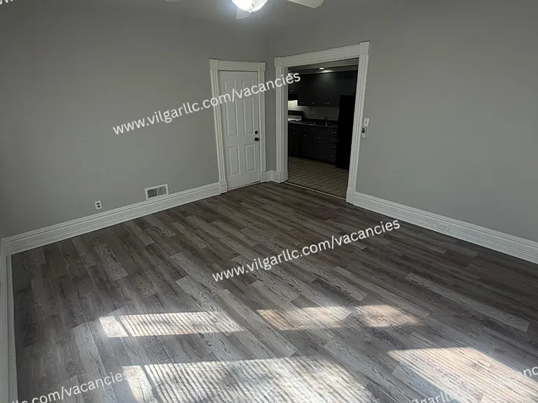708 Perry St — Photo 6
