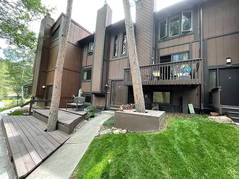 4906 Silver Spruce Ln — Photo 2