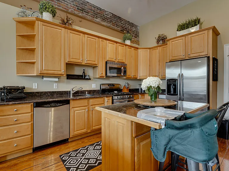 141 Washington St #2 — Photo 3
