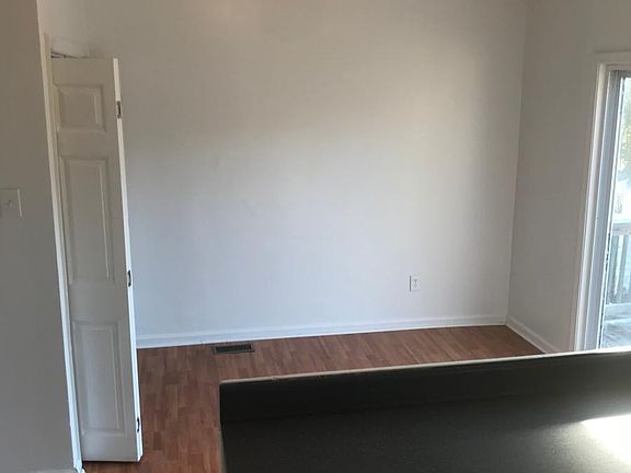 4th image of 124 Echo Ave