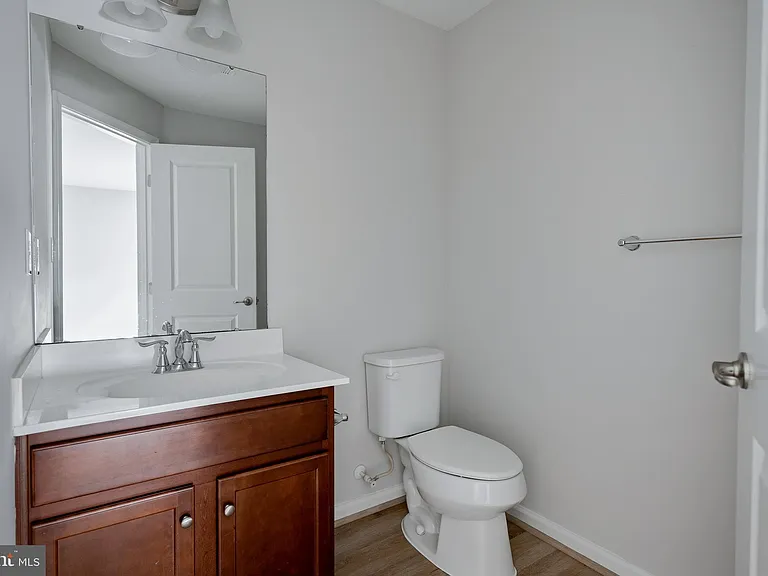 8647 Rosecrans Ln — Photo 29