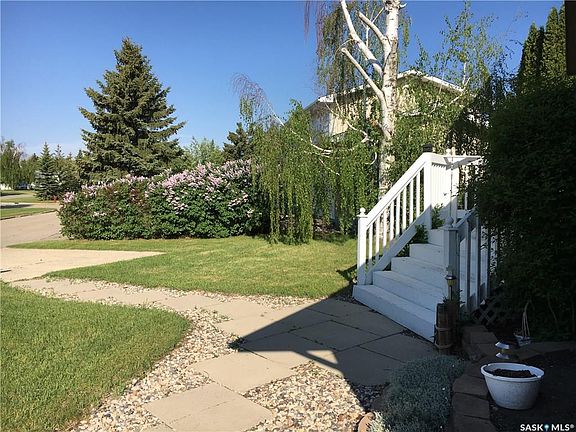4th image of 23 Poplar Pl