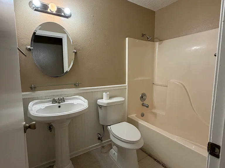 7901 Elk Dr — Photo 9