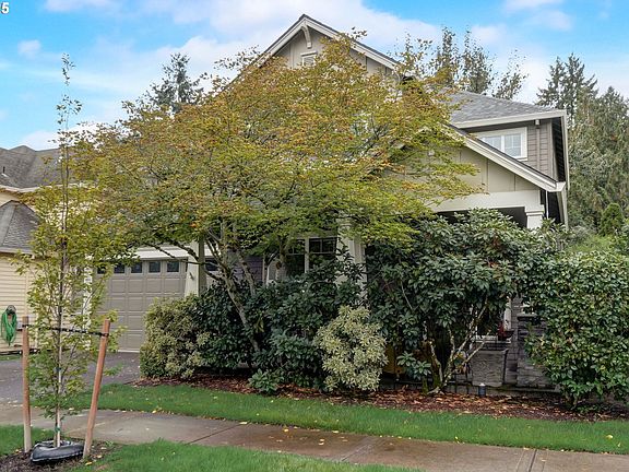 2nd image of 593 NE Retford Ave