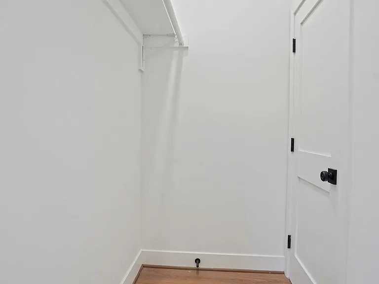 235 F St NE — Photo 12