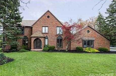1st image of 61 Foxboro Ln