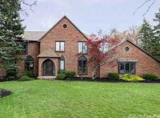 61 Foxboro Ln, East Amherst, NY 14051