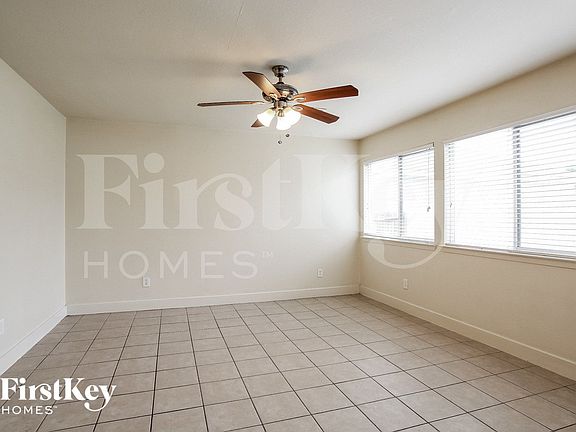 3rd image of 20830 Settlers Lake Cir N