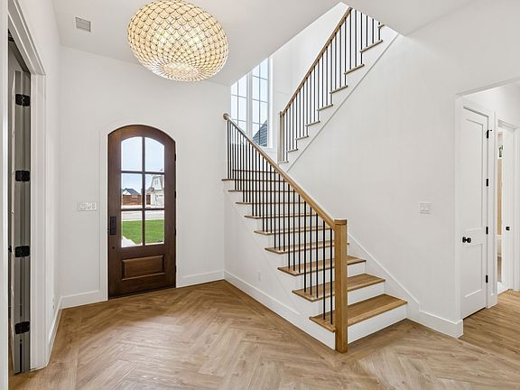 3rd image of 4210 Azalea Way