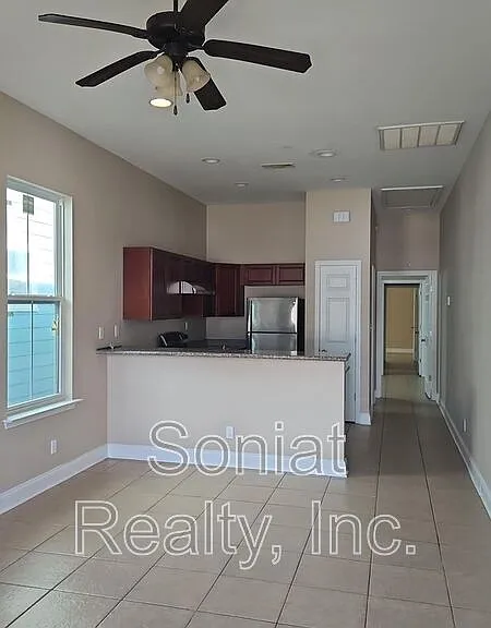 4235 Hollygrove St — Photo 2
