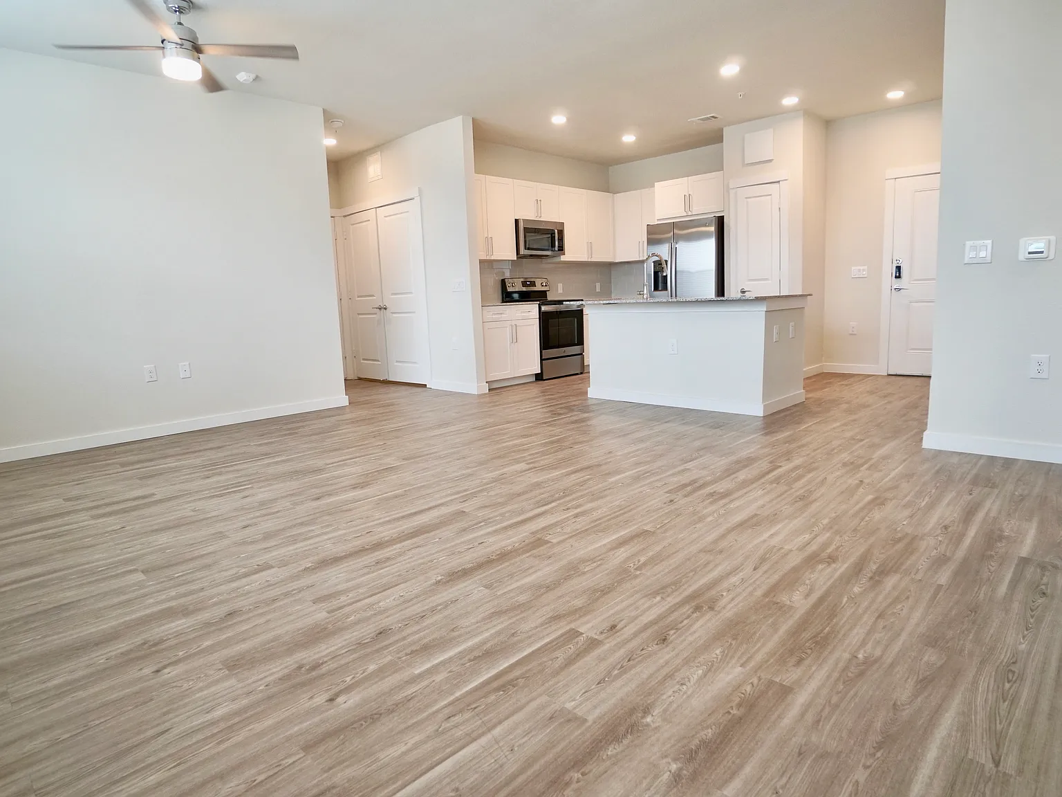 2 bed, 1180 sqft, $1,350 — Photo 2