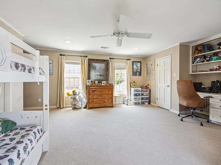 2510 Locke Ln — Photo 22