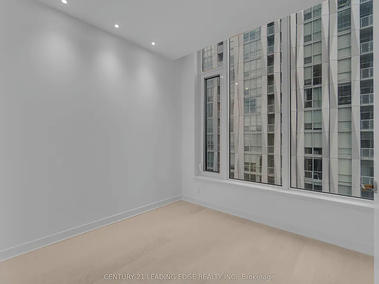 11 Yorkville Ave #3005 — Photo 24