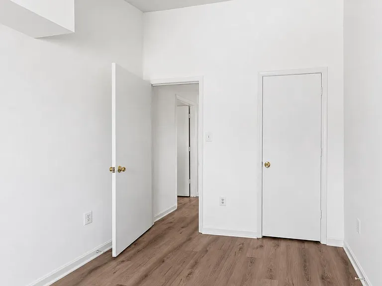 6901 Victoria Dr #I — Photo 16