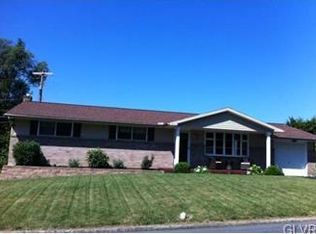 7367 Hillcrest Dr, Macungie, PA 18062