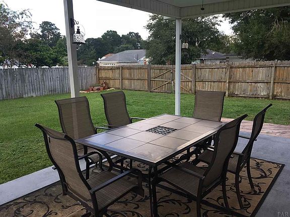 2nd image of 451 Oak Leaf Ct