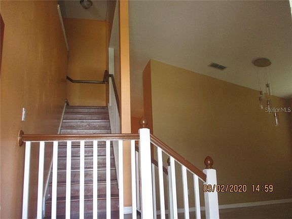 3rd image of 889 Hacienda Cir