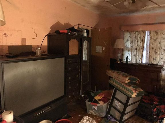 5th image of 13 Washington St
