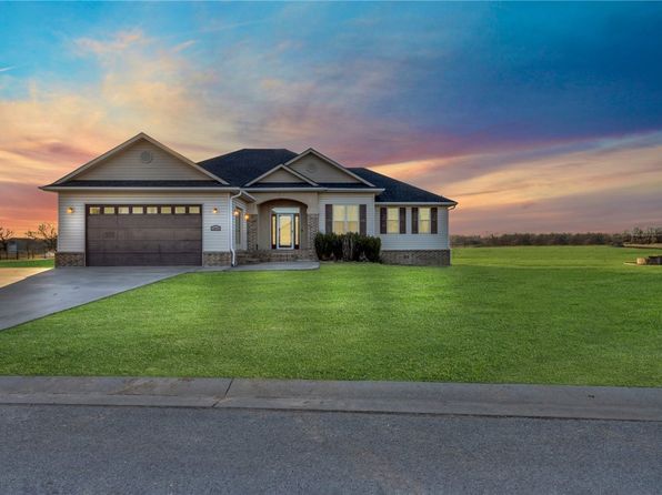 13449 Loyle Ln, Gravette, AR 72736