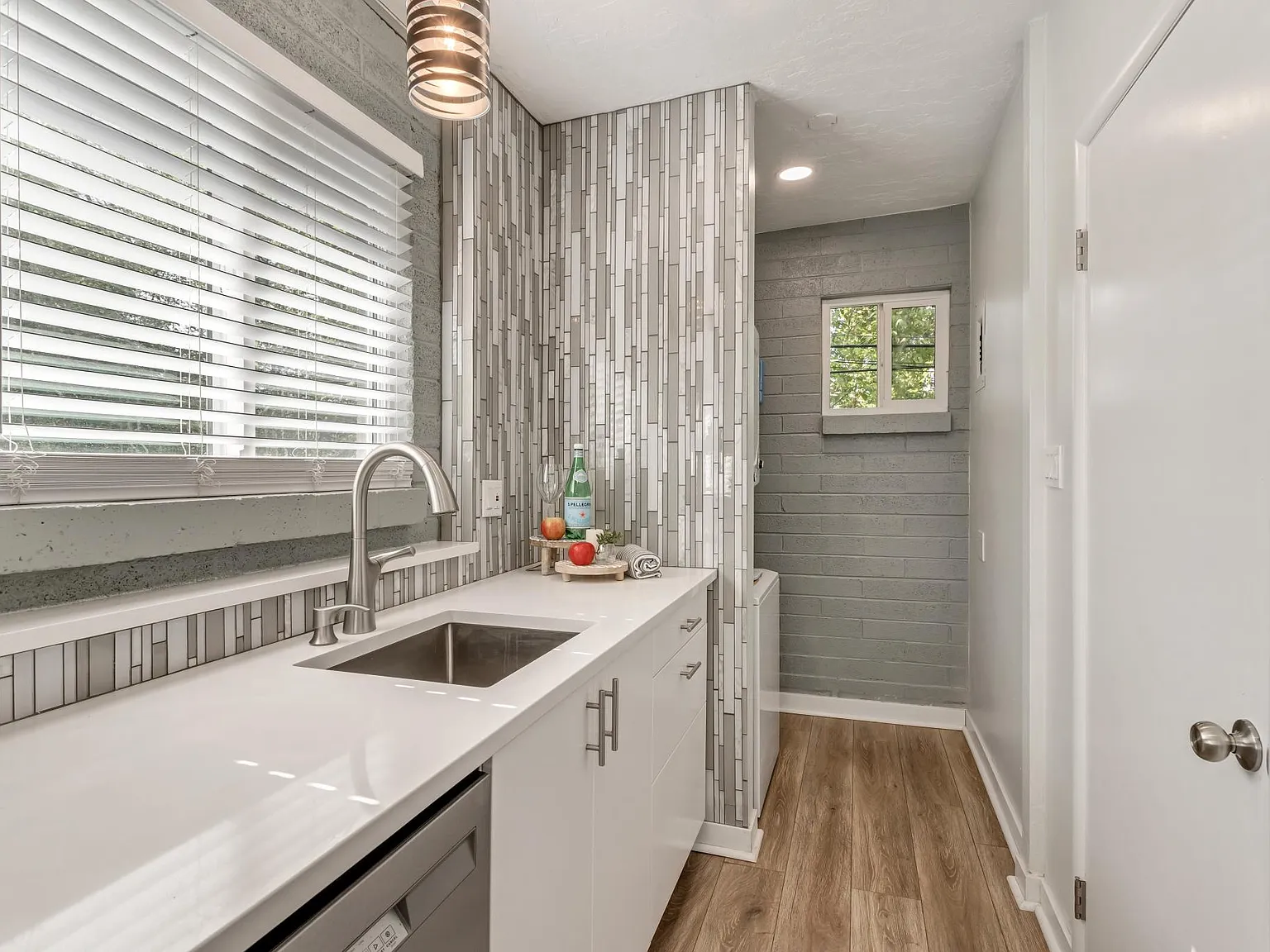 1 bed, 770 sqft, $1,400 — Photo 4