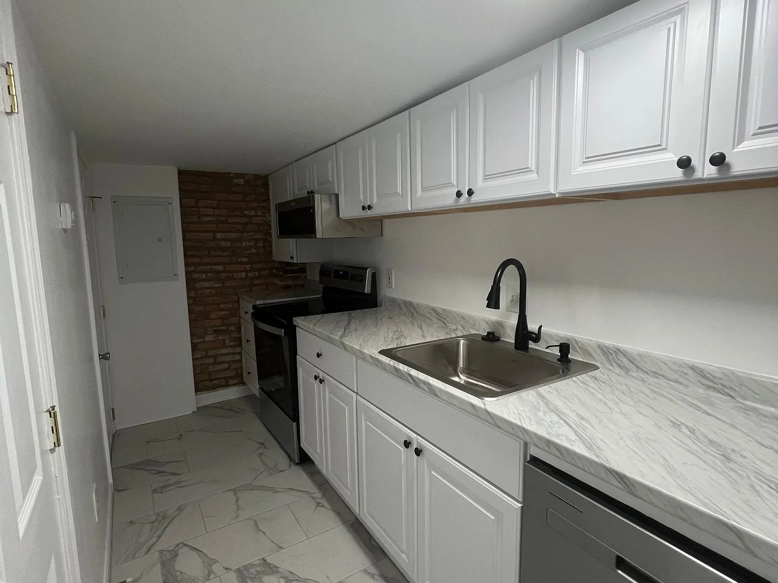1 bed, 600 sqft, $1,045 — Photo 3