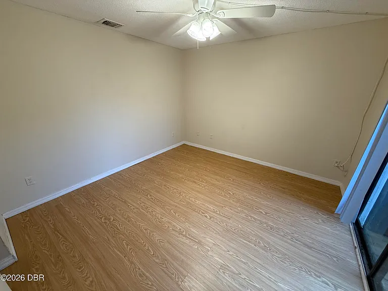 71 Springwood Sq — Photo 12