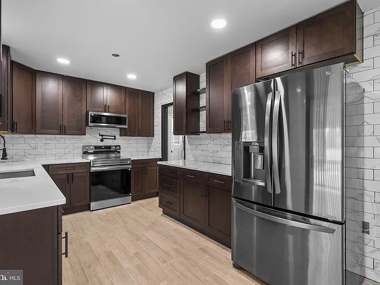 3887 Shadywood Dr — Photo 12