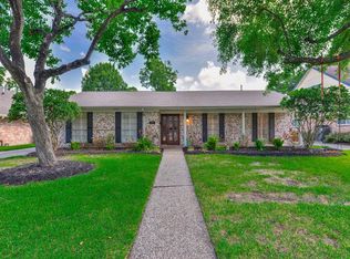 10702 Lynbrook Dr, Houston, TX 77042
