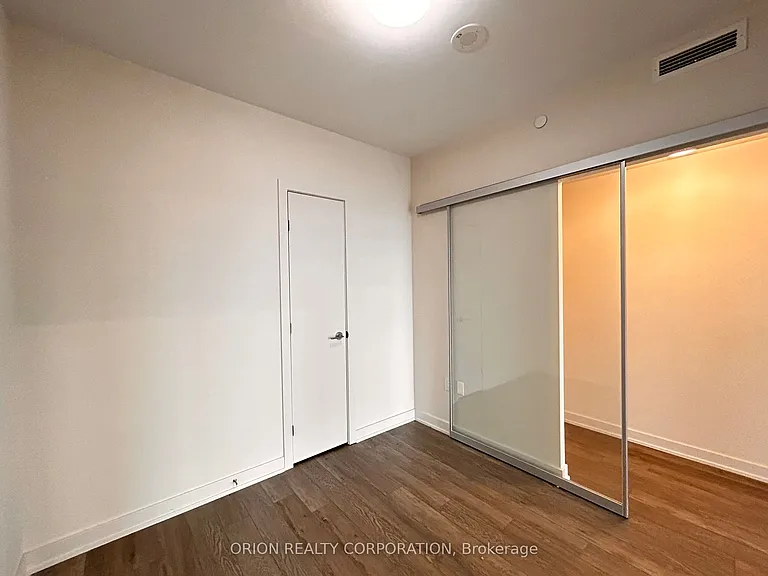 212 King William St #620 — Photo 25