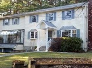 8 Molsom Cir, Litchfield, NH 03052
