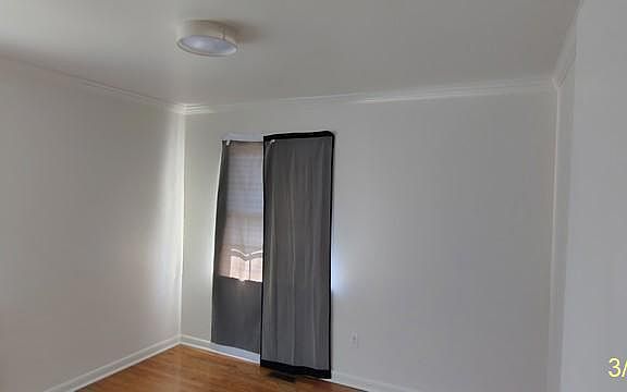 5th image of 204 Riggs St